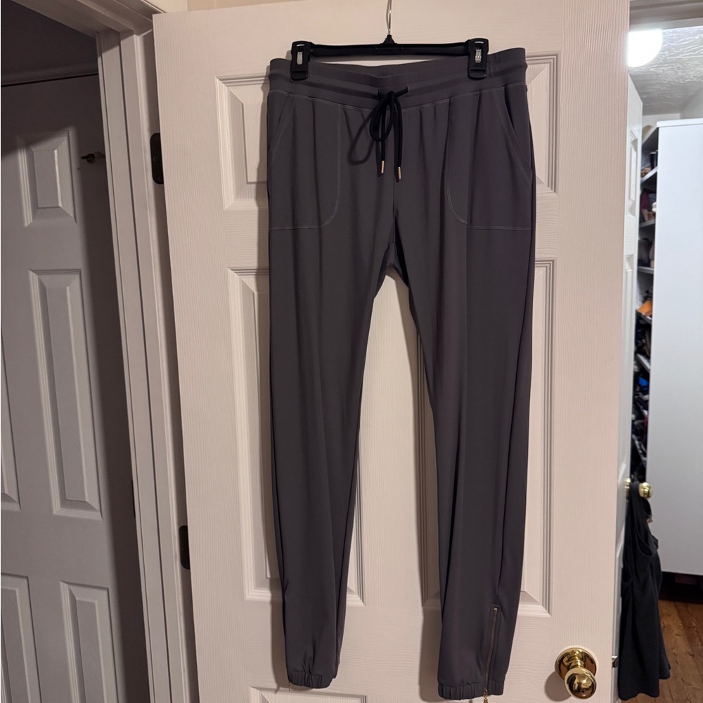 ZYIA Active Women's Gray High-Rise zipper Performance Leggings New Without tags